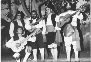 Los Benahoare dereinst mit Felipe Vargas: Am Freitag gibt es eine Hommage zu Ehren des einstigen Solisten mit vielen seiner bekannten Lieder. Foto: Los Benahoare