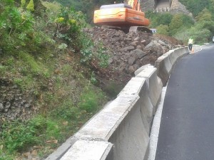 Die Ausweichspur auf der LP-3 kurz nach dem kleinen Tunnel Richtung Santa Cruz: wird verlängert! Foto: Cabildo