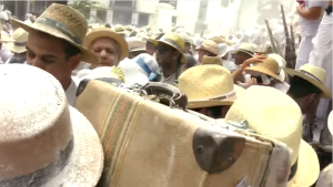 Helmut Schilling-Video zum Día de Los Indianos: Der Filmemacher aus NRW stürzt sich gern ins Getümmel des Karnevals auf La Palma.