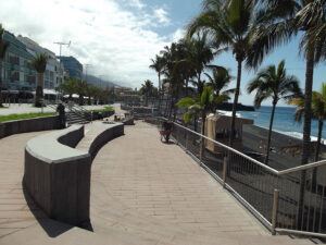 Strand frei: alle Zugänge zur Puerto-Naos-Playa sind wieder offen.