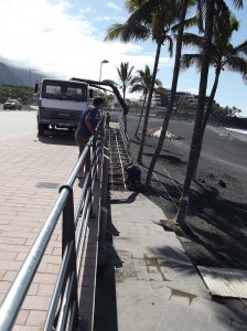 Wird abgebaut: provisorischer Abgang zum Strand. Foto: La Palma 24