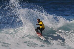 1. Surf-Open La Palma: Cracks von allen Kanareninseln on top of the wave. Foto: Marco A. Acosta