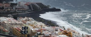 Schönes Wetter aber Vorsicht: Der Atlantik kommt noch wild daher. Foto: La Palma 24