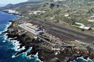 2011 eröffnet: Der neue Flughafen Santa Cruz de La Palma (SPC). AENA-Foto