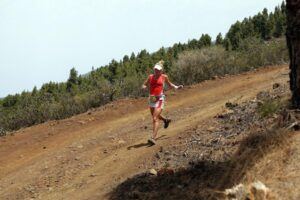 Anna Frost, TransVulvania-Siegerin 2012: Im Trainingscamp gibt die Experten Tipps. Foto: TransVulcania-Organisation