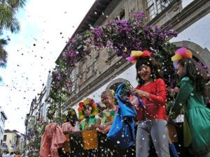 Batalla de Flores - die Blumenschlacht in Santa Cruz: 