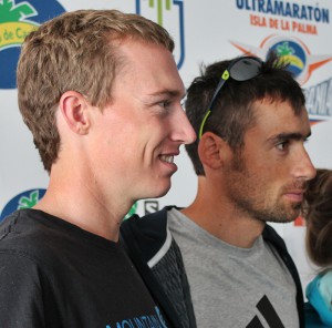 Dakota Jones (links) und Luis Alberto Hernando: Die beiden machen Jagd auf Kilian. Foto: La Palma 24