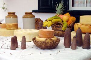 Tolle Auswahl: Der Kontrollrat für Denominación Orígen-Käse aus La Palma rückt die Schätzchen ins richtige Licht. Foto: CRDOP