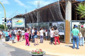 Geschichte an frischer Luft: Ausstellung in Los Llanos. Foto: Stadt