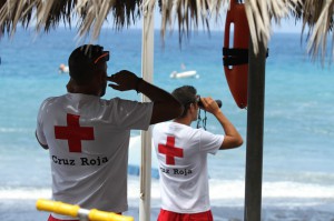 Das Team vom Cruz Roja: Immerzu auf der Hut. Foto: Michael Kreikenbom