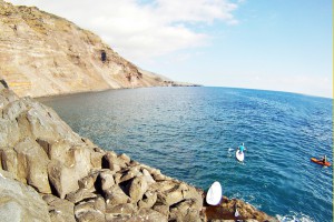 Auf dem Surfbrett den Atlantik vor La Palma befahren: Einfach Anibal anrufen und Termin ausmachen! Foto: CanaryGreenLapalma