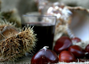 Kastanien und Vino: Am Tag des Heiligen Sankt Martin werden die Fässer mit dem neuen Wein angezapft. Foto: DO-Kontrollrat