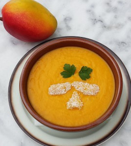 Lecker und exotisch: Mango-Karottensüppchen! Foto: Michael