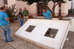 Wetterfest: Ping-Pong-Tische für Benahoare. Foto: Santa Cruz de La Palma