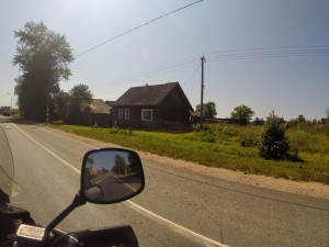 Fahrt durch Russland: noch sind die Straßen gut, später wurde es richtig hart. Foto: José Ángel Pais