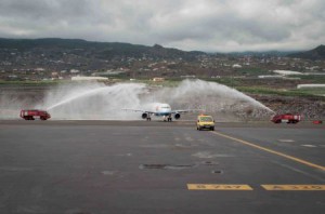 Neu: Germania fliegt im Winter 2014/15 immer dienstags von Frankfurt via Lanzarote nach La Palma. Foto: AENA