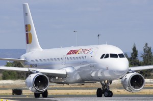 Ready to take off: Iberia Express eröffnet im Sommer 2015 neue Direktflüge von verschiedenen europäischen Fllughäfen nach Madrid. Von hier kann man nach Santa Cruz de La Palma weiterfliegen. Pressefoto Iberia Express