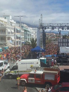 Bomberos La Palma: Die Freiwillige Feuerwehr ist auch bei großen Events wie dem Wasserfest in Puerto Naos im Einsatz. Foto: Bomberos de La Palma