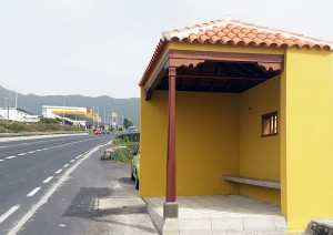 So wie diese Bushaltestelle bei El Paso sollen bald alle aussehen: 50 Guagua-Stopps auf La Palma werden renoviert. Foto: Cabildo