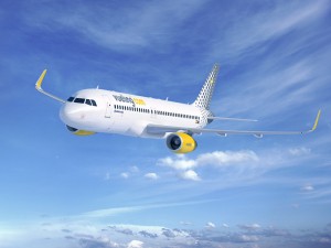 Fluggastzahlen auf La Palma sind im Juni und in den ersten sechs Monaten 2015 im Vergleich zum Vorjahr erfreulich gestiegen: Einen guten Teil dazu trägt auch Vueling bei, die Passagiere aus Barcelona und Bilbao bringt. Pressefoto Vueling