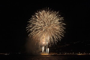 Fuegos Labrados: gibt es immer zur Bajada - dieses Foto der Stadt ist von der letzten Virgen-Fiesta 2010. Den Namen dieses Feuerwerks kann man nicht wirklich übersetzen. 