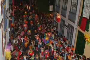 Noche de Pandorga am Montag: gigantischer Laternen-Umzug in der Altstadt. Foto: Santa Cruz