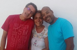 Kammermusik in den AltenSalinen in Los Cancajos: Drei Lehrer der Inselmusikschule von La Palma unterhalten. Foto: Breña Baja