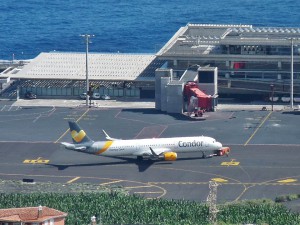 Flughafen Santa Cruz de La Palma: Im Jahr 2015 sind bis Ende Oktober rund 805.000 Passagiere gestartet und gelandet - knackt der Airport dieses Jahr die Millionengrenze? Foto: Ingrid Liennendonker
