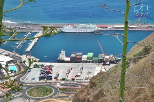Bllick auf den Hafen von Santa Cruz de La Palma: Mole soll verlängert werden. Foto: La Palma 24