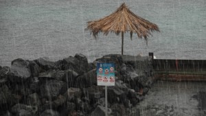 Bombilla-Strand-Regen-Hella