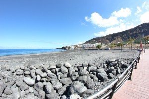 Der Teil der Playa von Puerto Naos vorm Hotel Sol: Entgegen der Meinung vieler ist dies kein "Hundestrand". Foto: La Palma 24