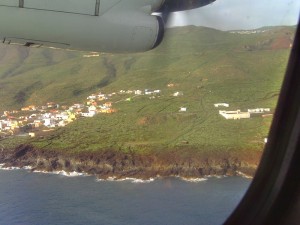 Wäre sicher auch für Tagesauflüge für Touristen interessant: Eine direkte Flugverbindung zwischen Santa Cruz de La Palma (SPC) und dem Flughafen im Osten von El Hierro nahe der Hauptstadt Valverde. Foto: Daggi