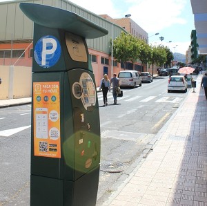 Blaue Zonen in der City von Los Llanos: sehr zur Freude von Leuten, die die Stadt nur kurz für Behördengänge oder Einkäufe aufsuchen, finden jetzt leicht einen Parkplatz. Foto: La Palma 24