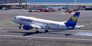 Condor-Jet setzt am Airport von Santa Cruz de La Palma auf: Bienvenido! Foto: Carlos Díaz-Spotting