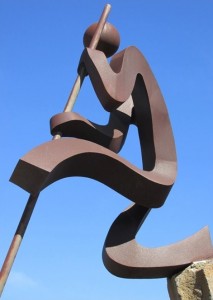 Escultura del Salto del Pastor en Tijarafe: una obra casí abstracta de Manuel Pereda.