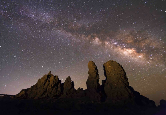 Sternenhimmel über dem Roque de Los Muchachos: Nicht nur zu Starmus-Zeiten ein Erlebnis! Foto: Promotur Canarias