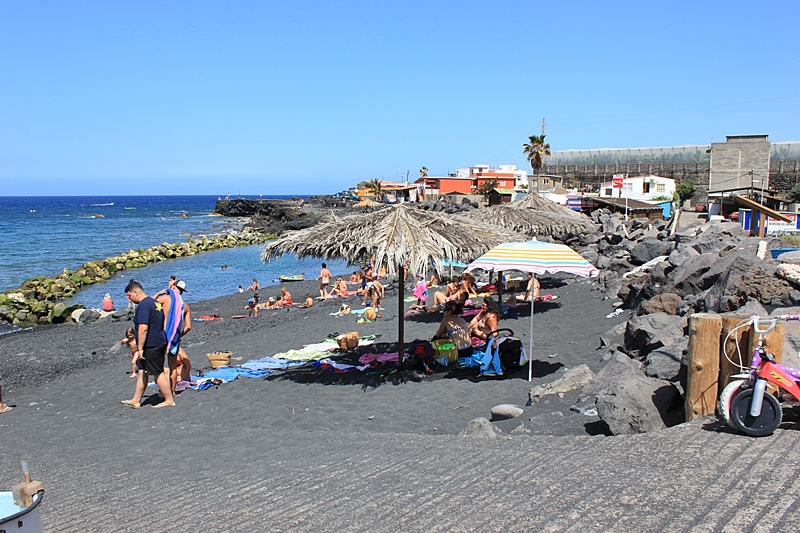 Strändchen von El Remo im Sommer 2016: klein und gemütlich. Foto: La Palma 24