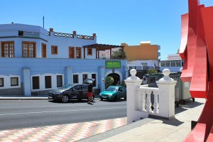 Mercadillo El Paso: leicht zu finden, denn die Halle liegt im Untergeschoss des Gebäudes der Touristen-Informationsbüros. Einfach um die Plaza rumgehen. Foto: La Palma 24