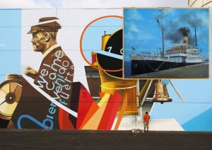 Sabotaje al Montaje alias Matías Mata: nachdem der Künstler die Casa de la Cultura in El Paso mit einem Tanausú-Bildnis verschönert hat, sprayt er nun das Dampfschiff La Palma auf eine Wand im Hafen von Fuerteventura.