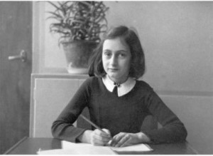Anne Frank: Die Geschichte des von den Nazis ermordeten jüdischen Mädchens ist nun in einer Ausstellung auf La Palma zu sehen.