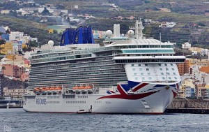 Kreuzfahrtschiffe am laufenden Band in Santa Cruz de La Palma: Am 2. Oktober läuft erneut die Britannia ein. Foto: Giovanni Tessicini