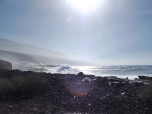 Rings um die Insel branden hohe Wellen an: Beachten Sie die gesperrten Strände und gehen Sie beim Wellenfotografieren nicht zu nah an die Küste! Foto: La Palma 24