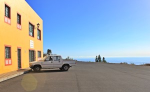 Über den Wolken: Auch in der SAT-Kellerei in Tijarafe - auf La Palma Bodega genannt - hat man eine tolle Aussicht auf den Atlantik. Foto: La Palma 24