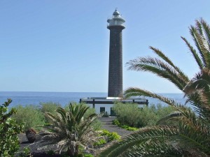 Leuchtturm von Barlovento: In die Anbauten des Faros im Nordosten von La Palma passt ein kleines Hotel. Foto: Gemeinde