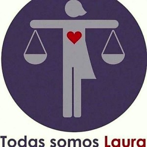 Der Verein "Wir alle sind Laura" informiert vorm Rathaus in Los Llanos.