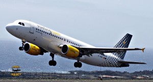 Vueling: Die Airline bietet immer wieder niedrige Ticketpreise für Flüge zwischen La Palma und Barcelona. Foto: Carlos Díaz La Palma Spotting