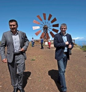 Kanarenpräsident Fernando Clavijo Batlle en visita oficial al municipio de Garafia a 12 de Abril de 2017. (Foto: Arturo Rodriguez/Presidencia GobCan) Esta fotografía oficial del Gobierno de Canarias es solamente para uso editorial por medios de comunicación. La fotografía no puede ser manipulada de ninguna manera y no se puede utilizar en materiales comerciales y/o políticos, publicidad, correos electrónicos, productos, promociones que de alguna manera pueda sugerir la aprobación o respaldo del Presidente, o el Gobierno de Canarias.