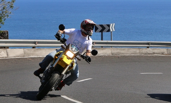 Mit dem Motorrad die Isla Bonita erkunden: Kein Problem - bei La Palma 24 kann man Bikes buchen und erhält fachkundige Anleitung. 