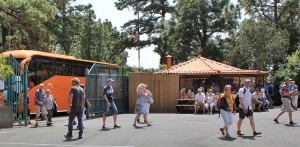 Der Kiosko vor der Markthalle in Puntagorda: Hier warten viele, bis der Markt öffnet. Foto: La Palma 24