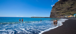 Blue Flagg 2017: Beach von Tazacorte mit FKK-Bereich Richtung Hafen